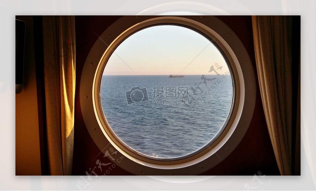 海上轮船窗外景观