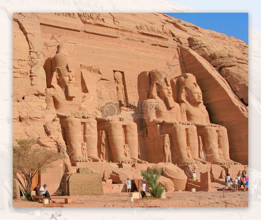 巨型埃及雕塑