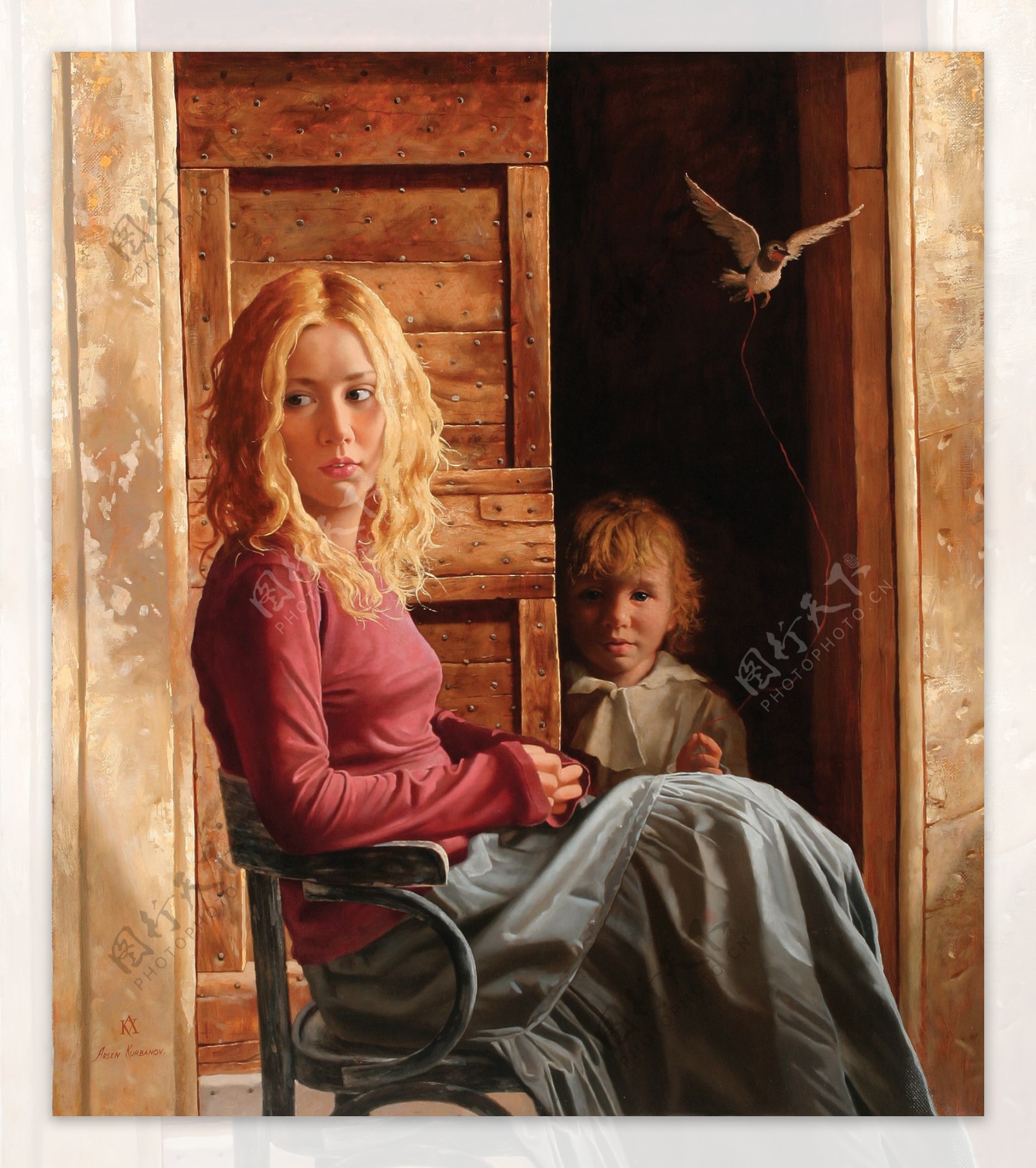 大门旁的母女油画图片