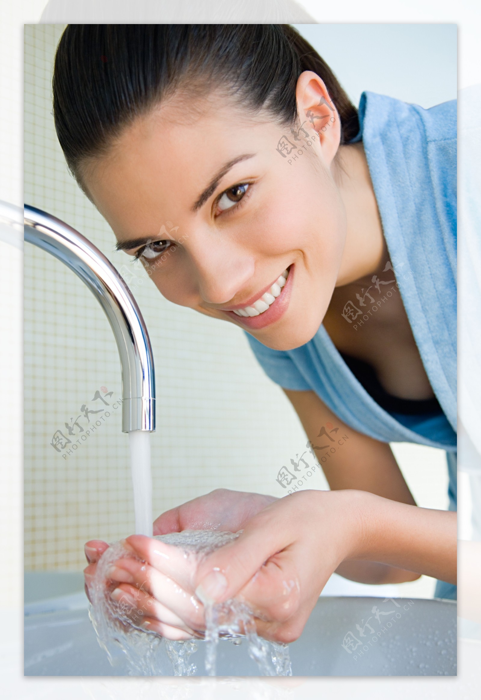 4K超清实拍女性护肤按摩洗脸护理广告素材视频特效素材-千库网