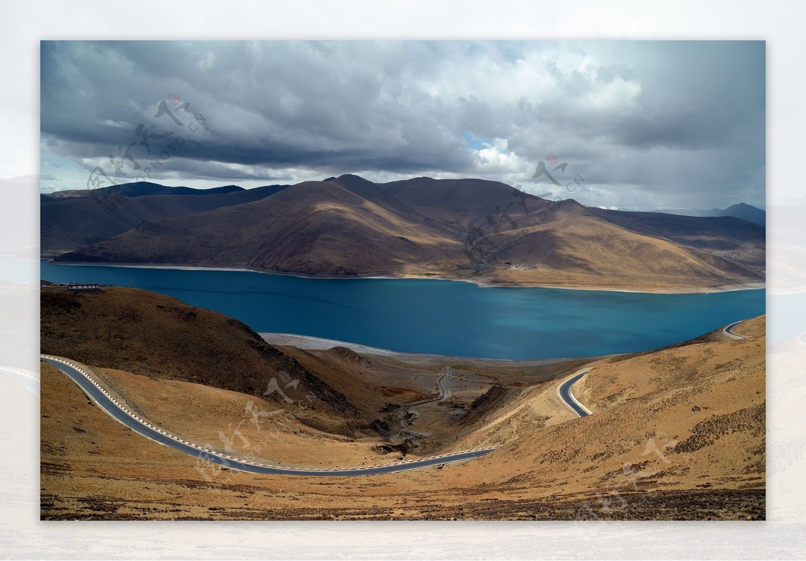 西藏羊湖风景