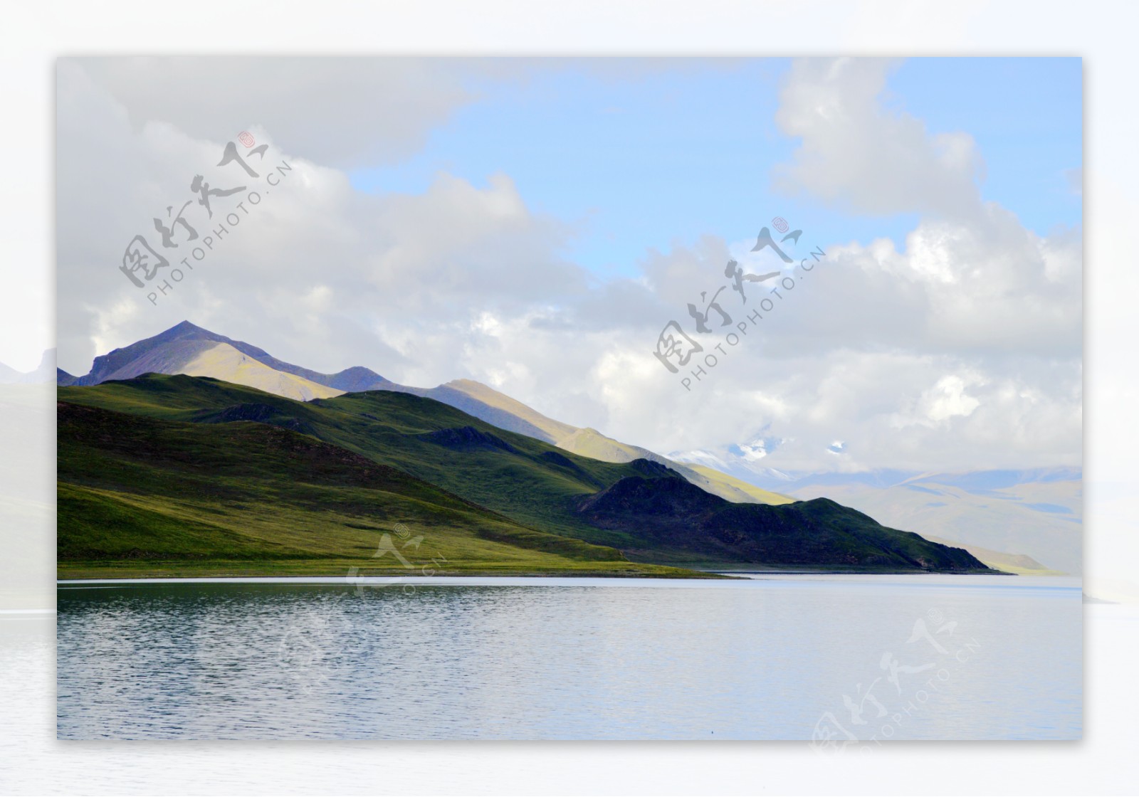 西藏羊卓雍湖风景