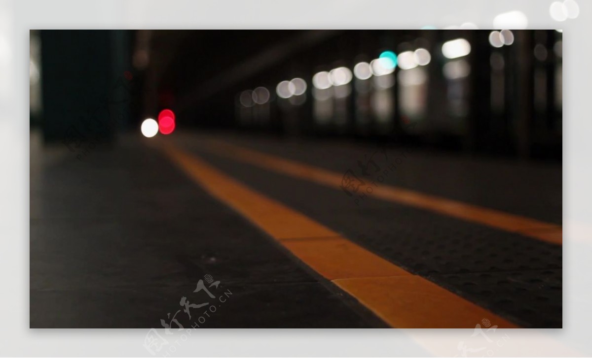 实拍夜间火车视频素材