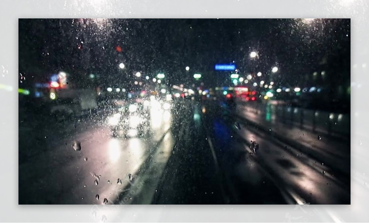 下雨天的城市夜景视频