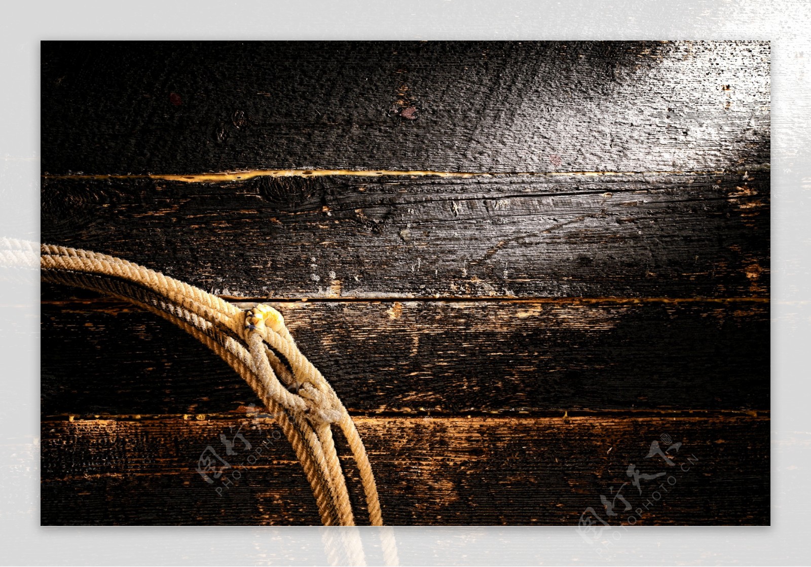 木板背景的绳子图片