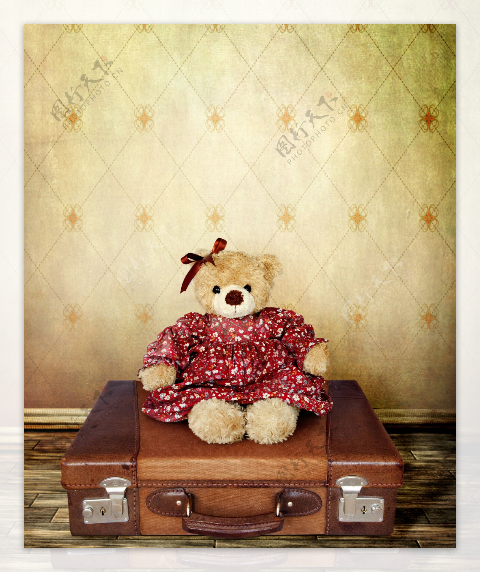 泰迪熊与行李箱图片