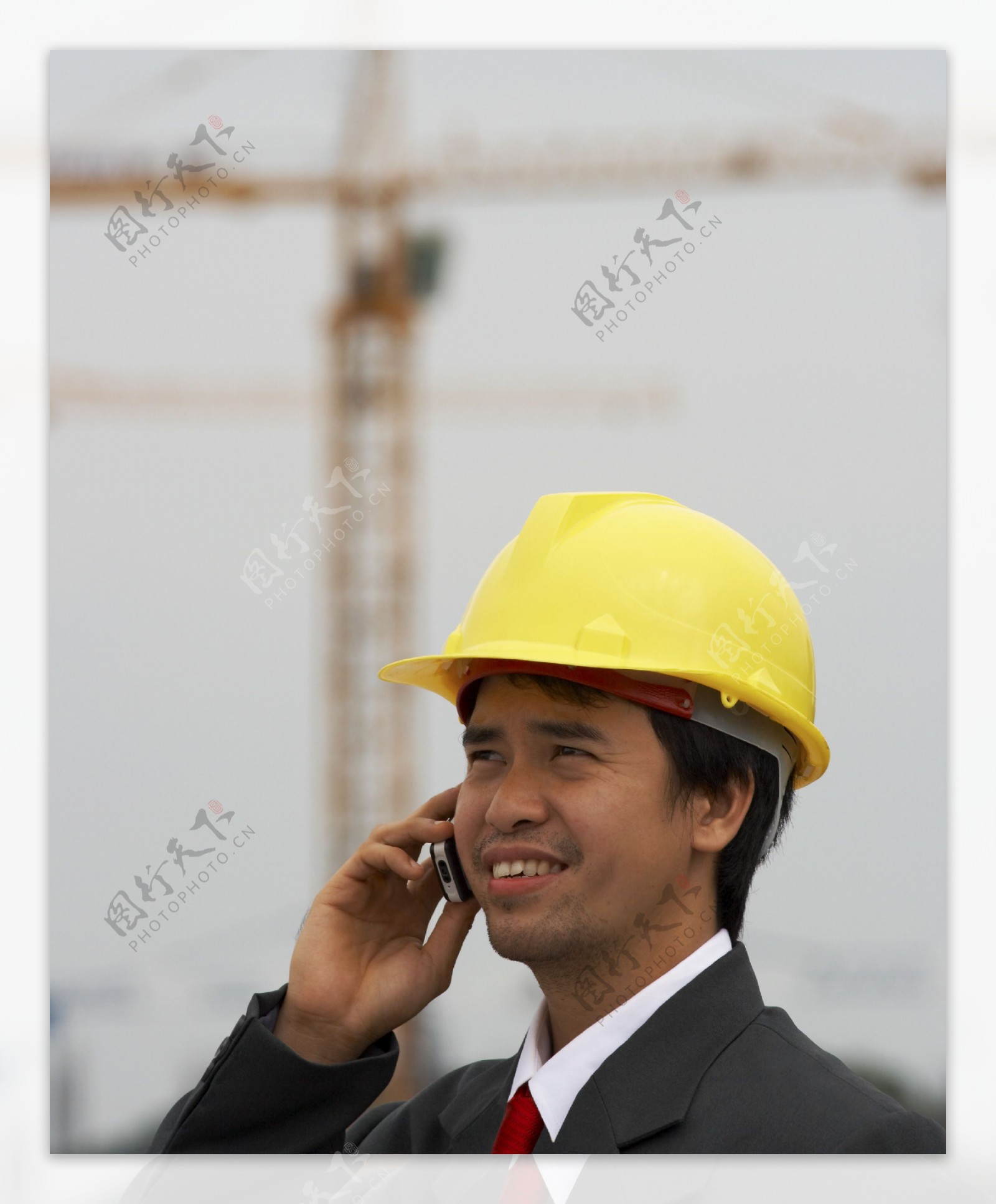 在建筑工地电话承包商
