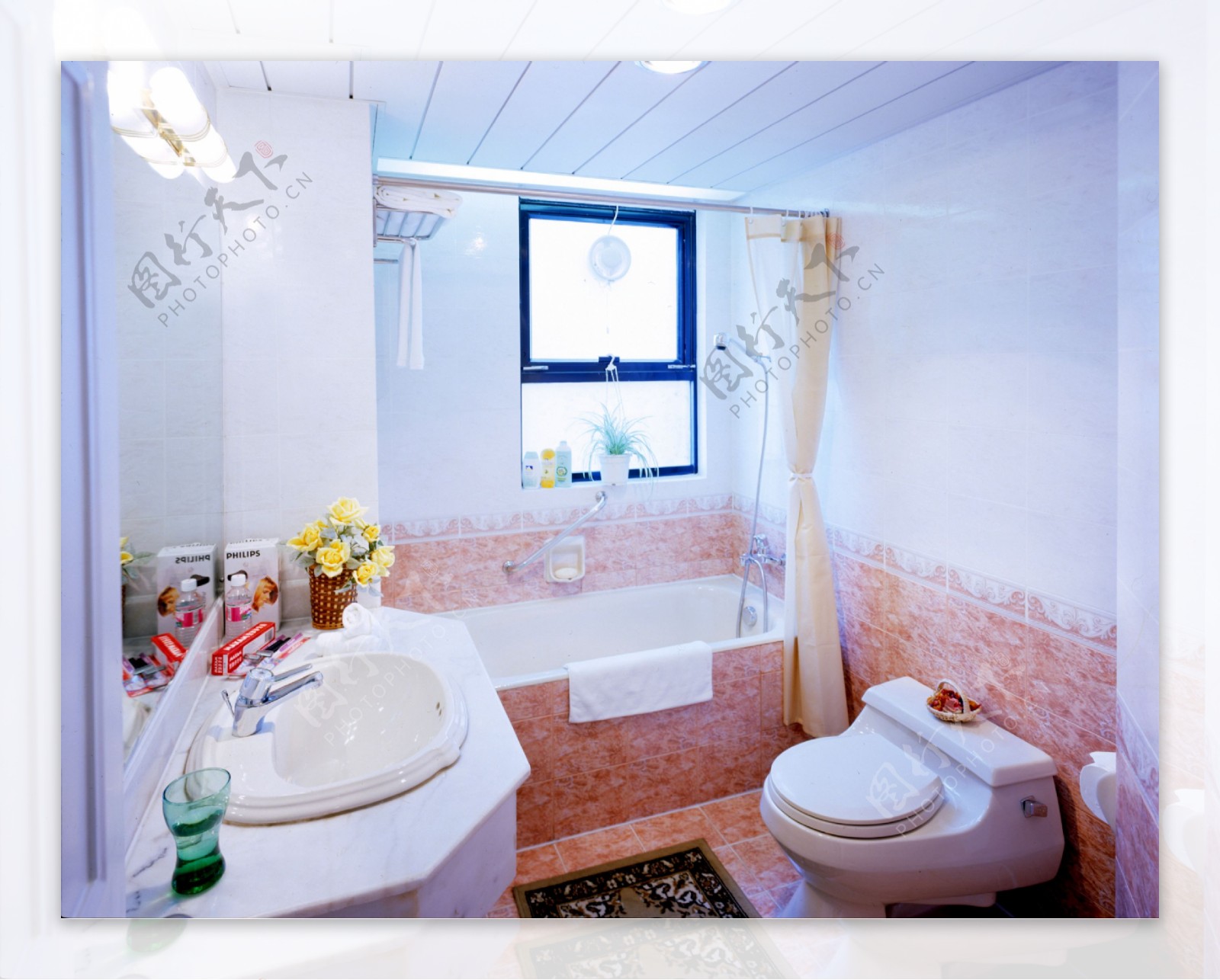 温馨的浴室图片