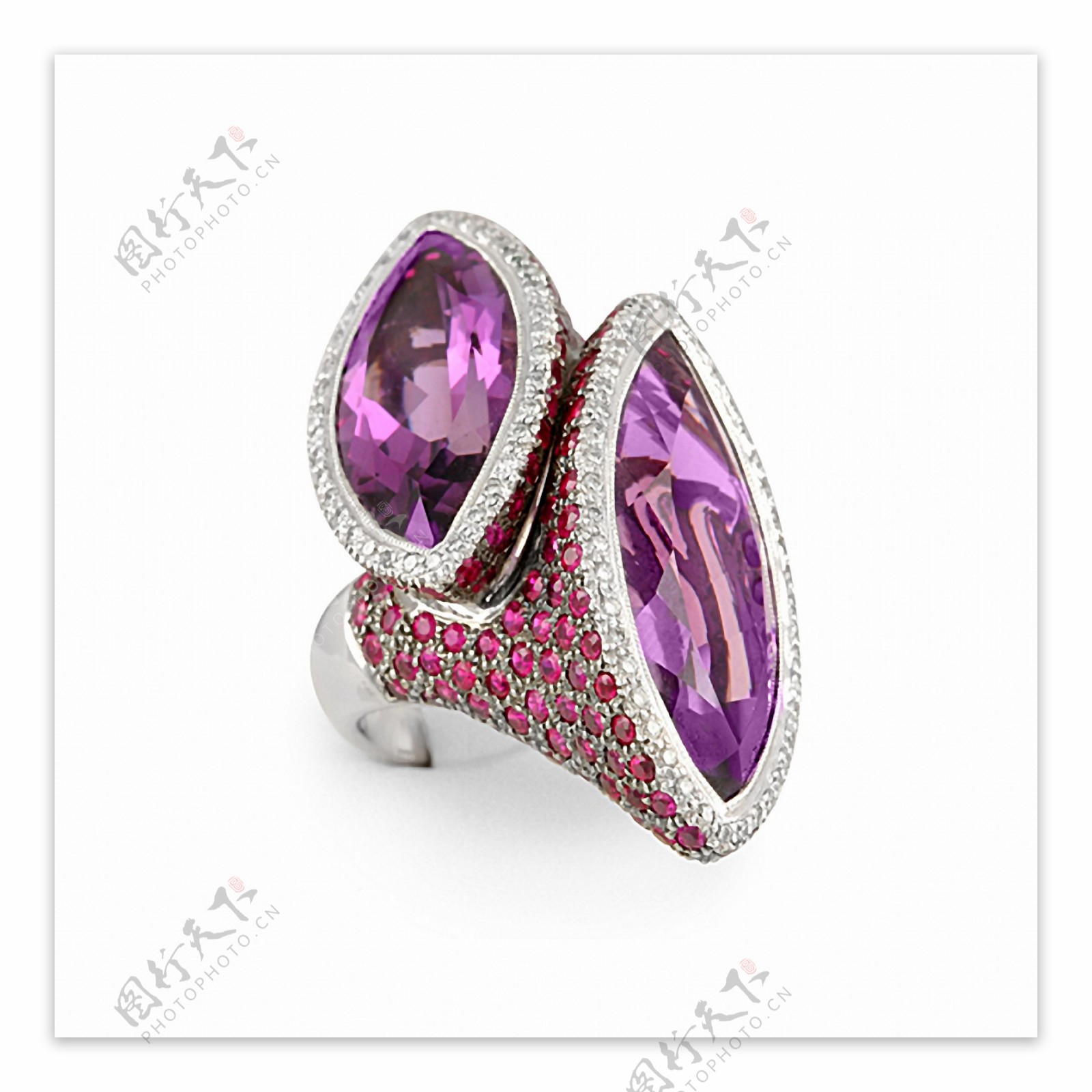 时尚紫钻戒指