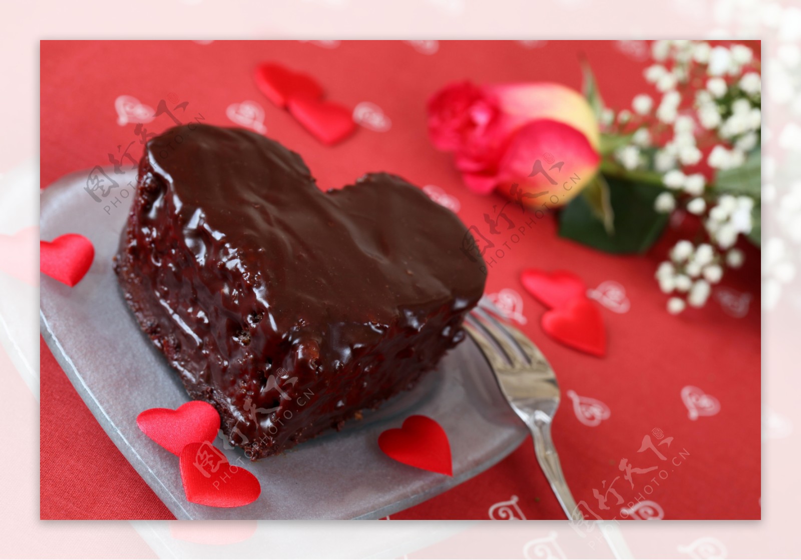 爱心巧克力蛋糕图片