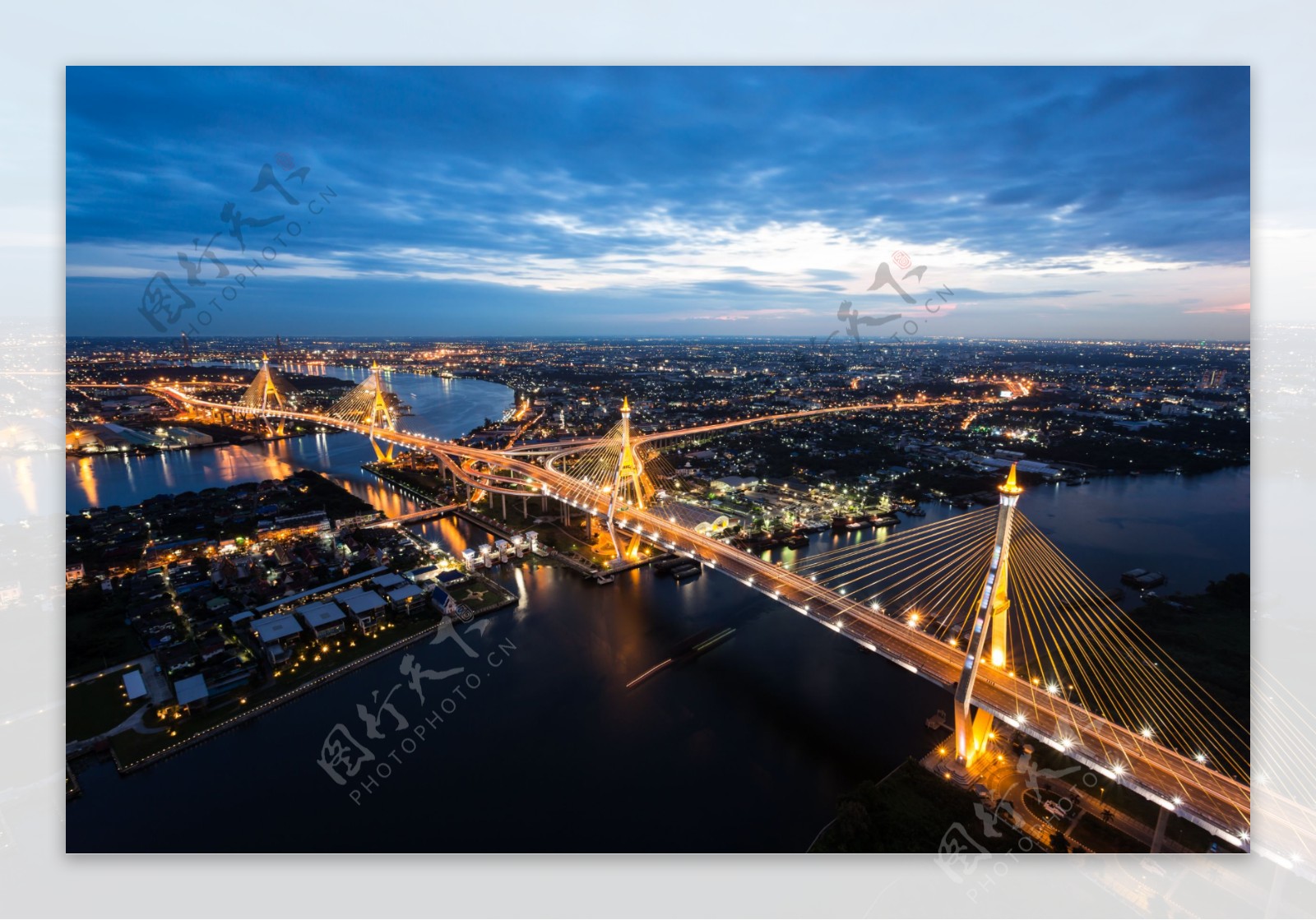 霓虹天桥城市夜景风光图片