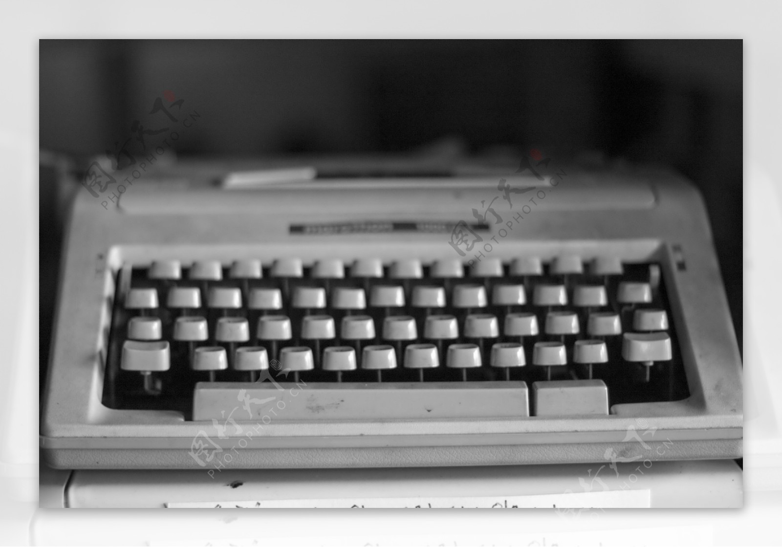 黑白老式打字机图片