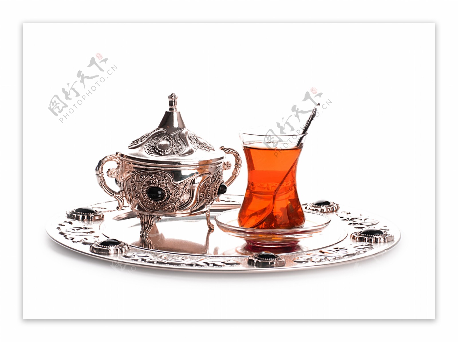 茶壶与玻璃茶杯图片