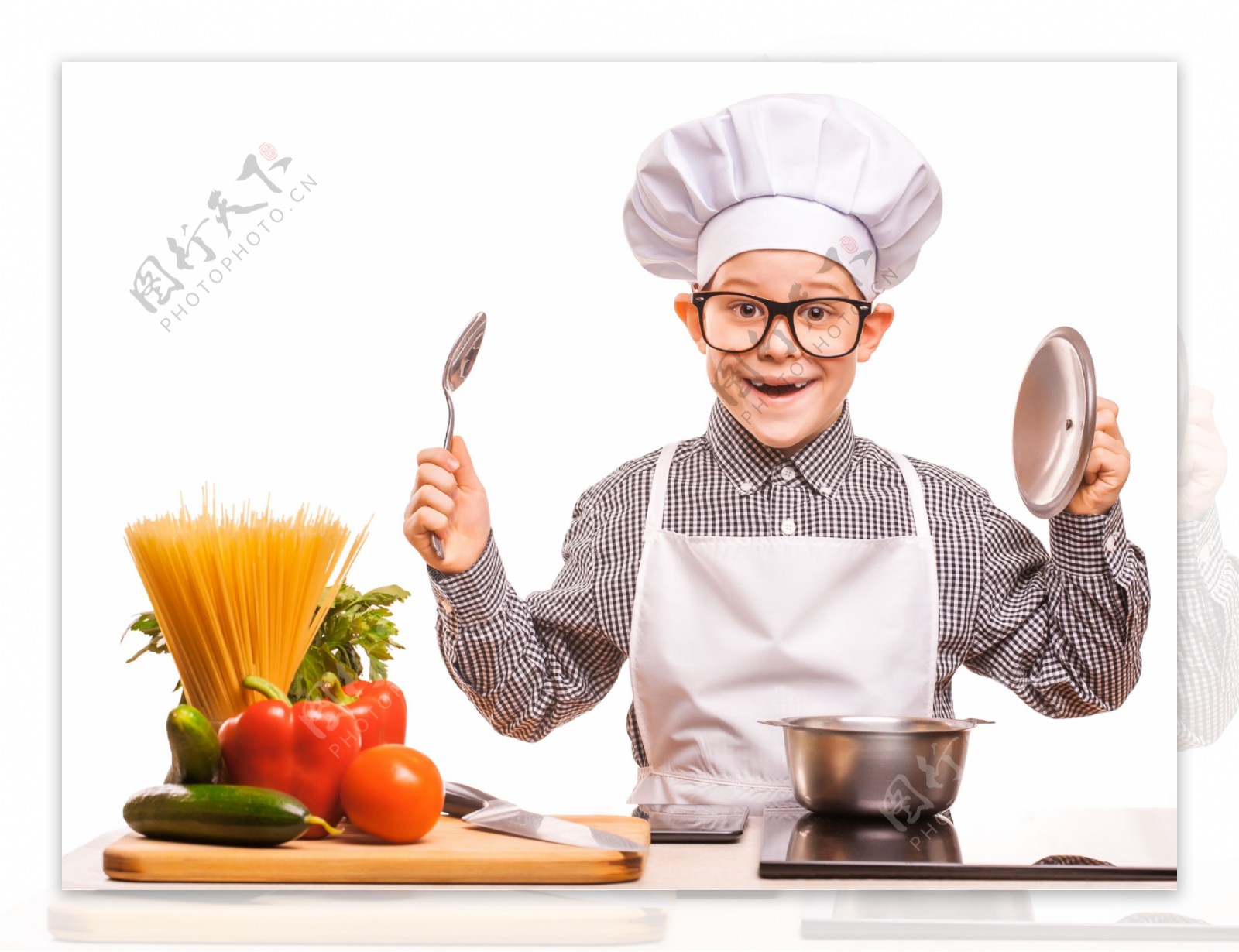 做饭的小厨师男孩图片
