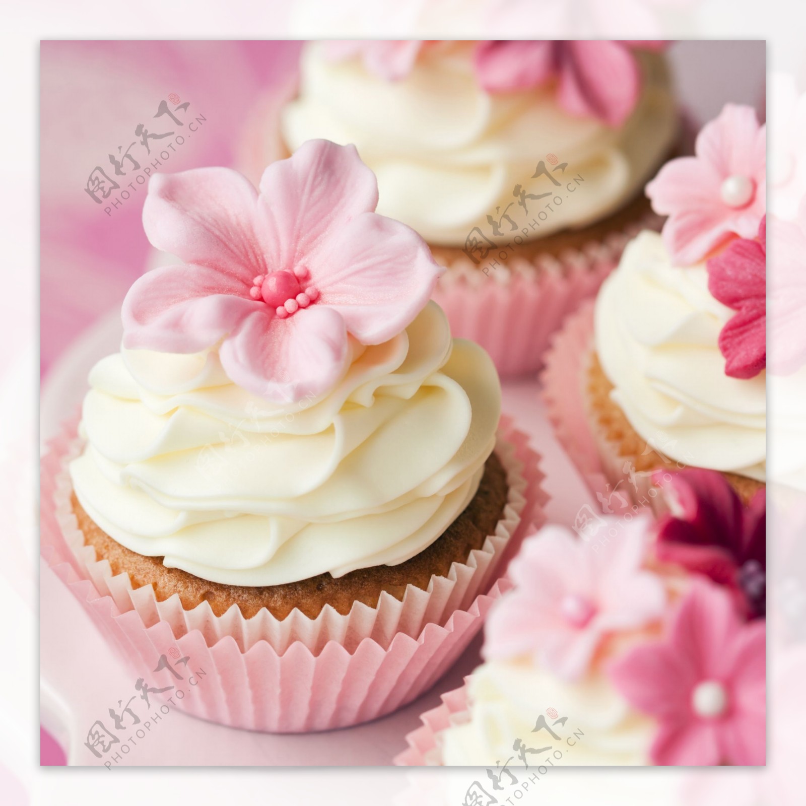 粉色花朵蛋糕