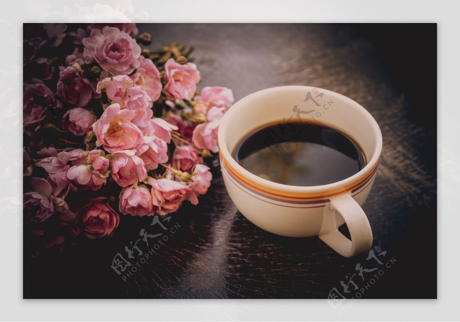 鲜花与咖啡图片