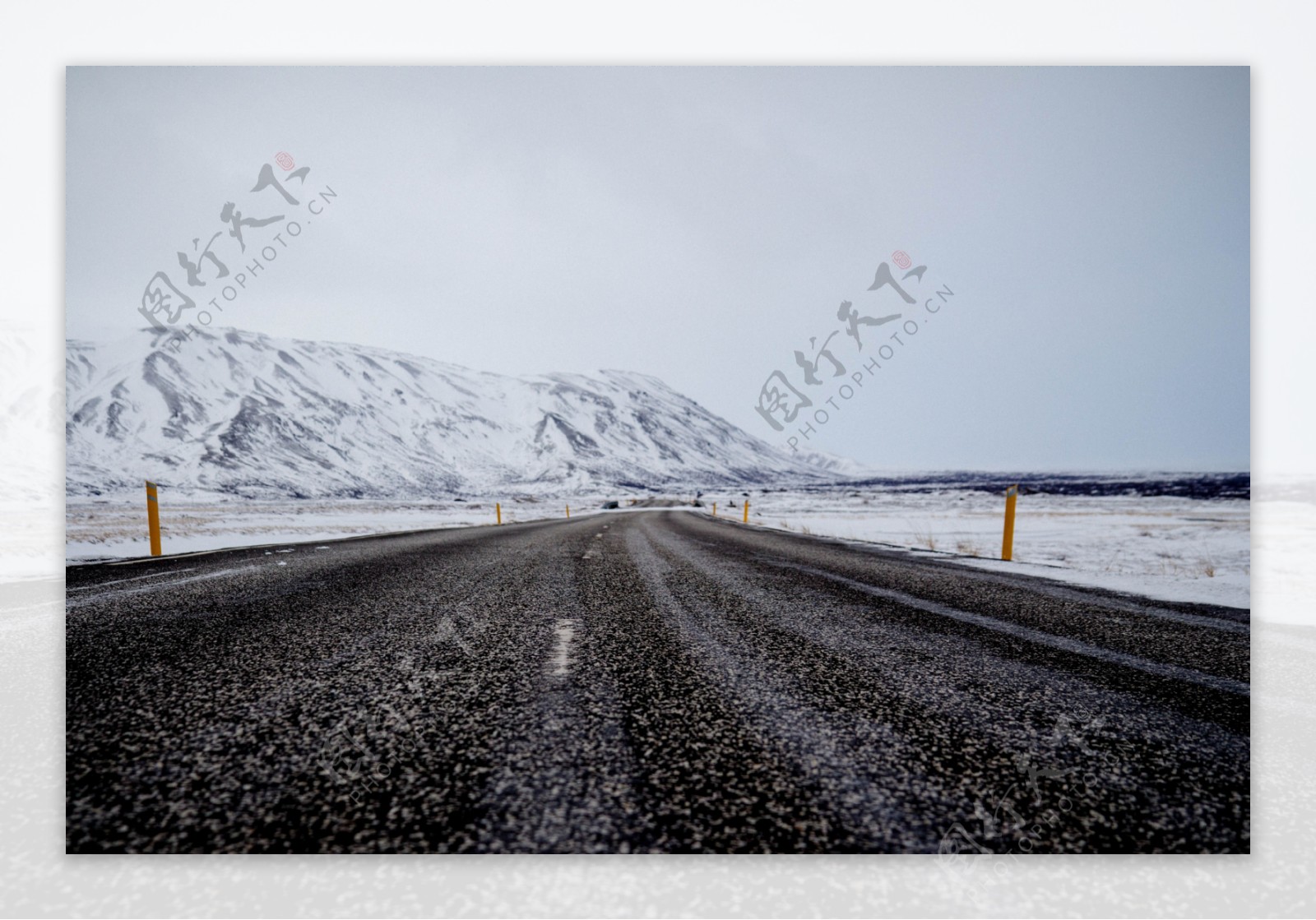 美丽的雪山公路图片