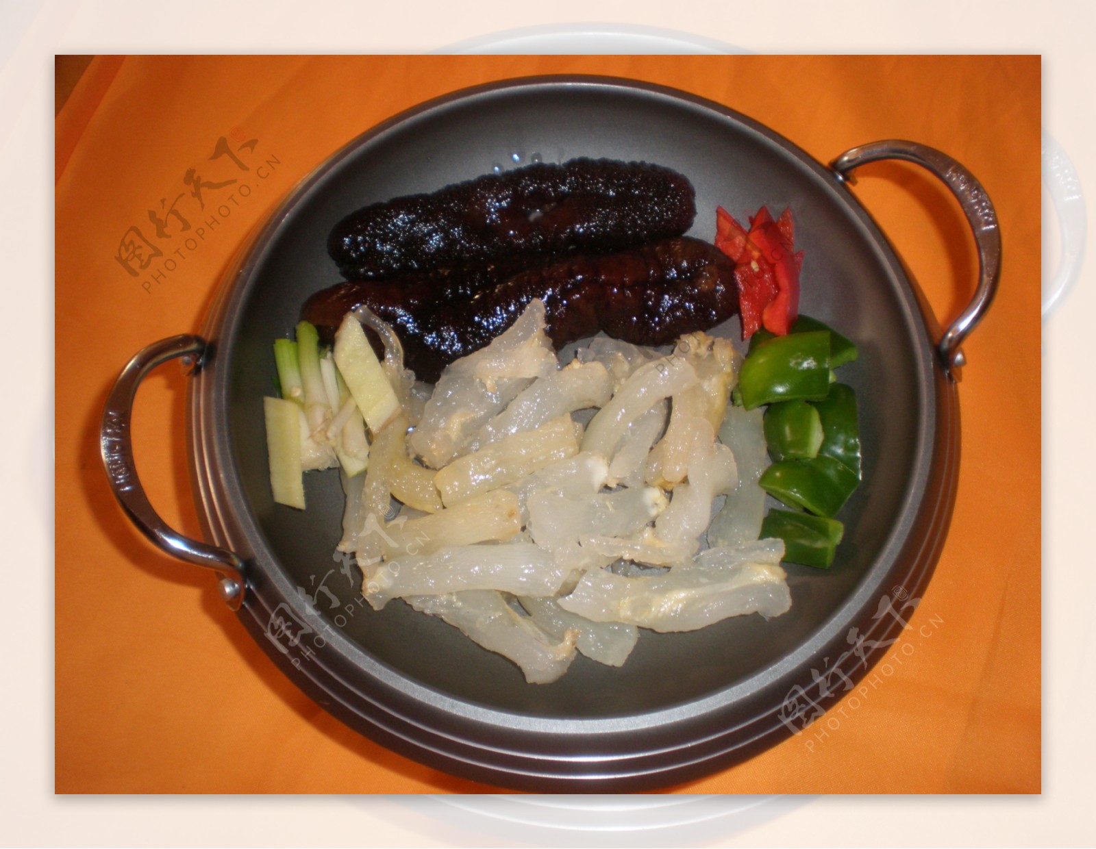 干锅香肠海蜇头图片