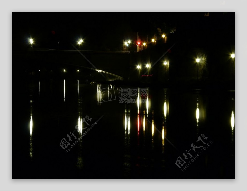 多瑙河夜晚景色