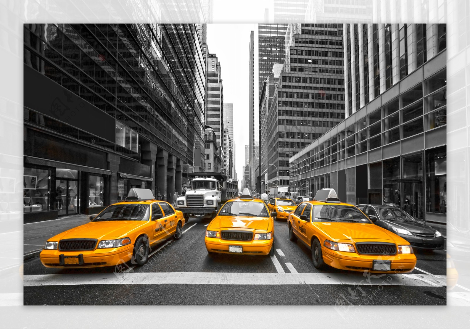 城市街道上的出租车图片