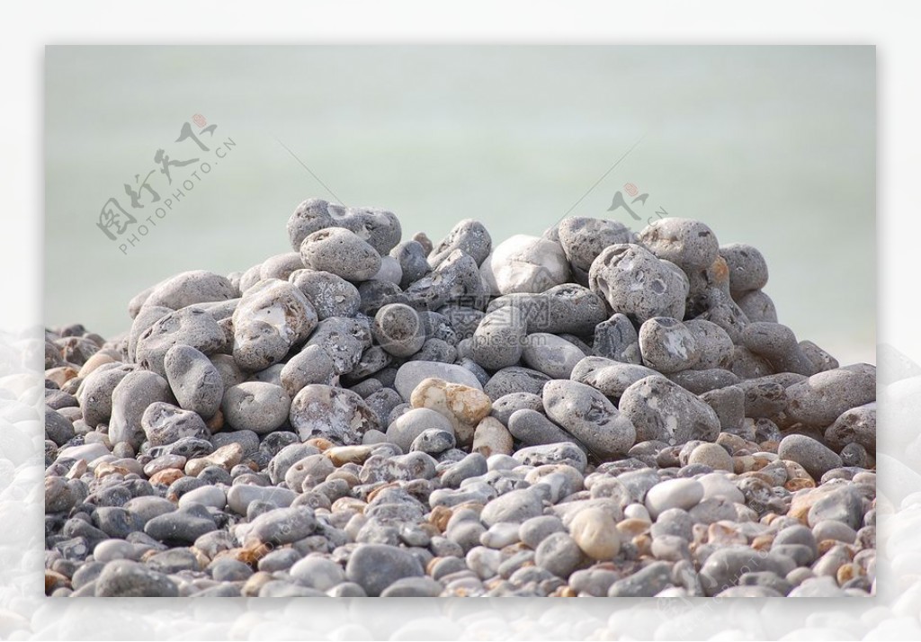 海岸边的鹅卵石