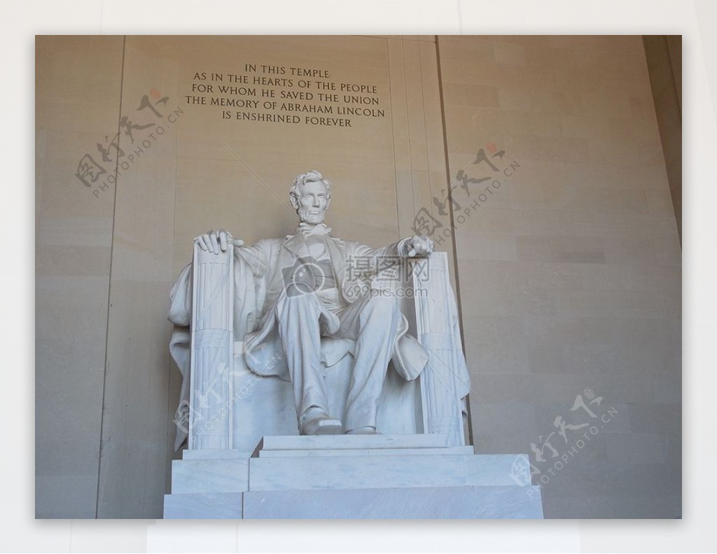 白色的林肯雕像