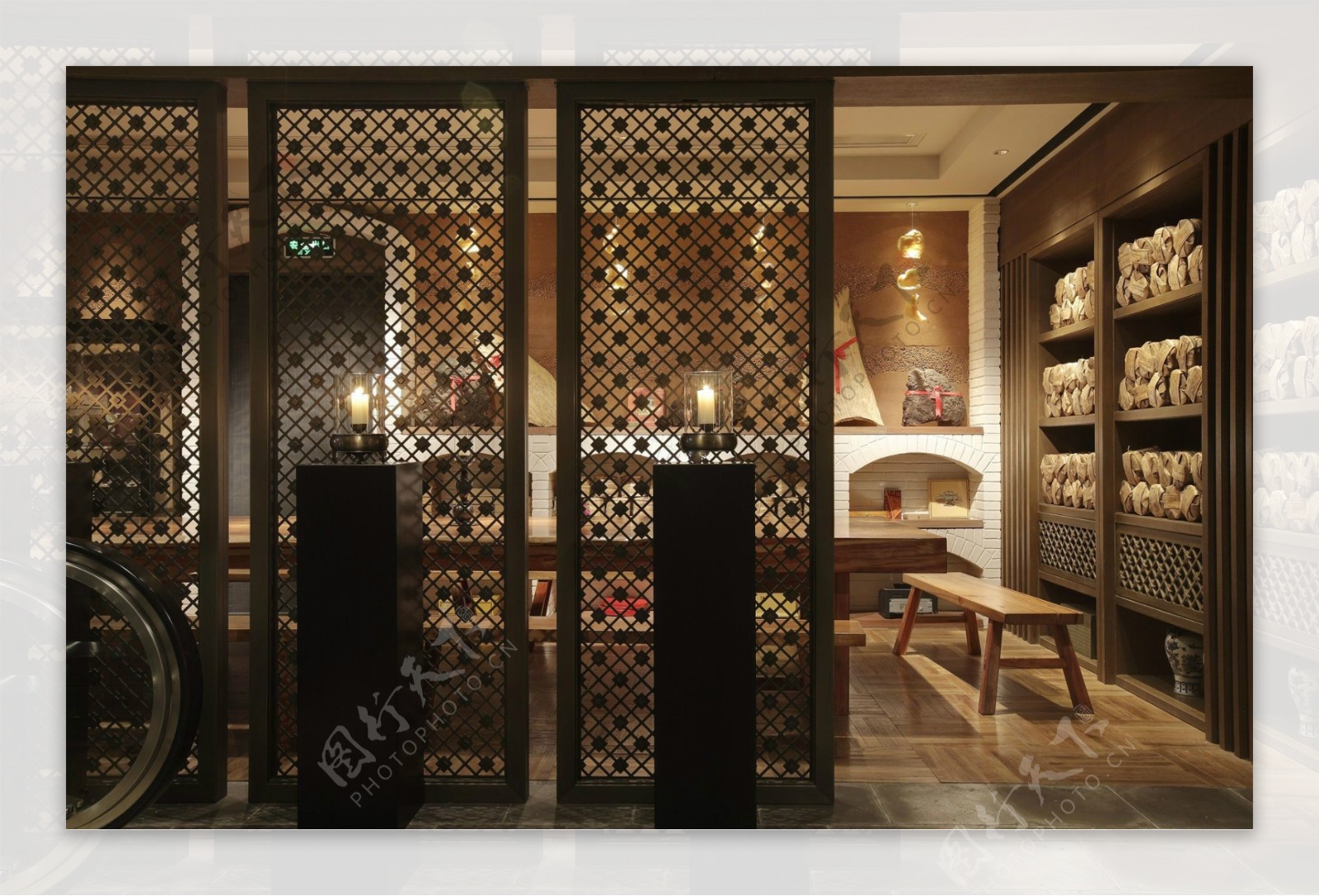 现代时尚铜金色镂空隔断餐厅工装装修效果图
