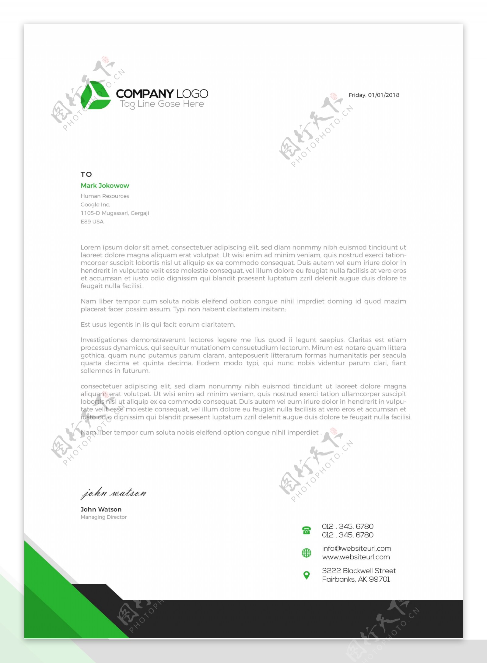 白色的业务文档有黑色和绿色的细节