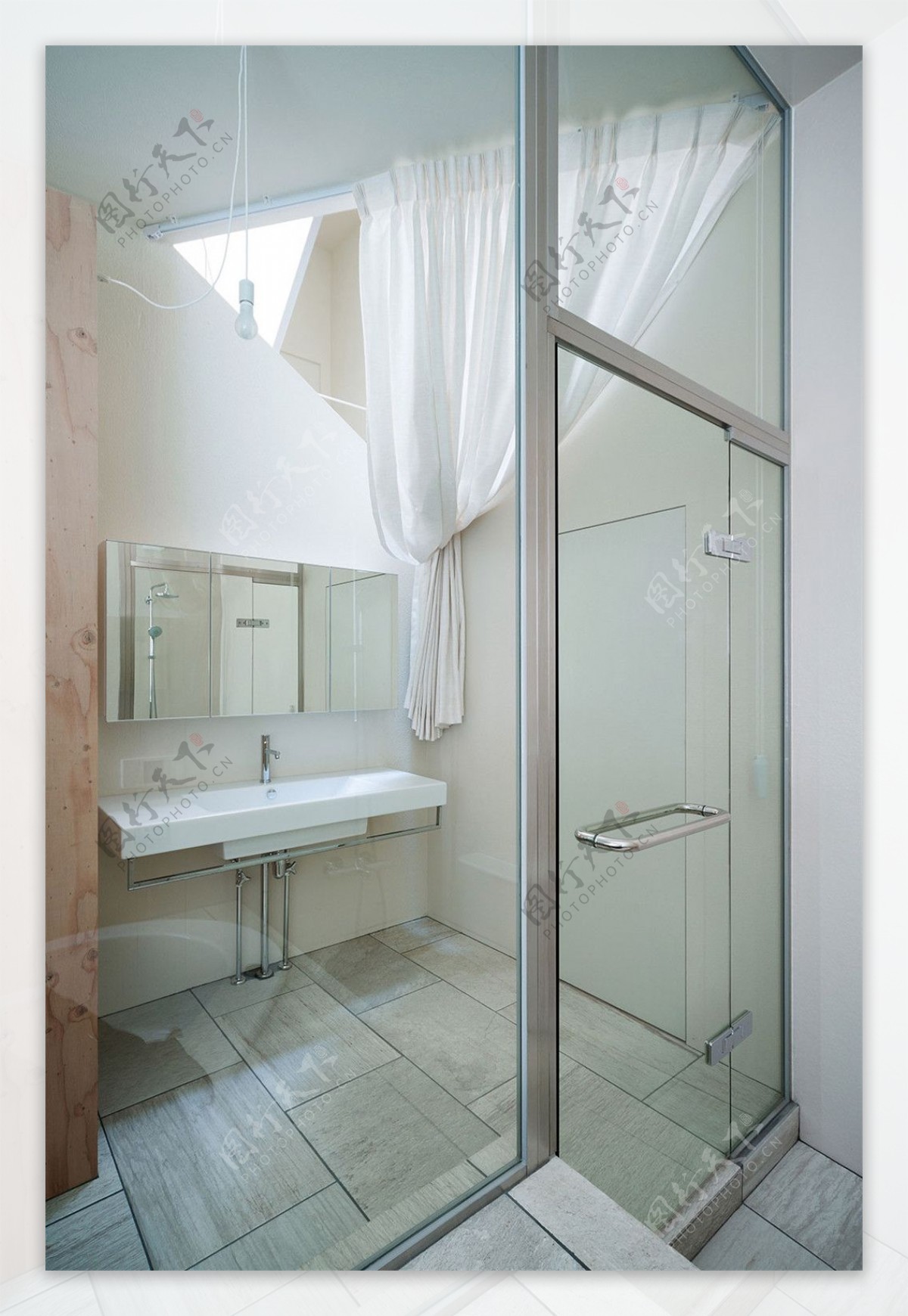 简约浴室透明玻璃室内装修效果图