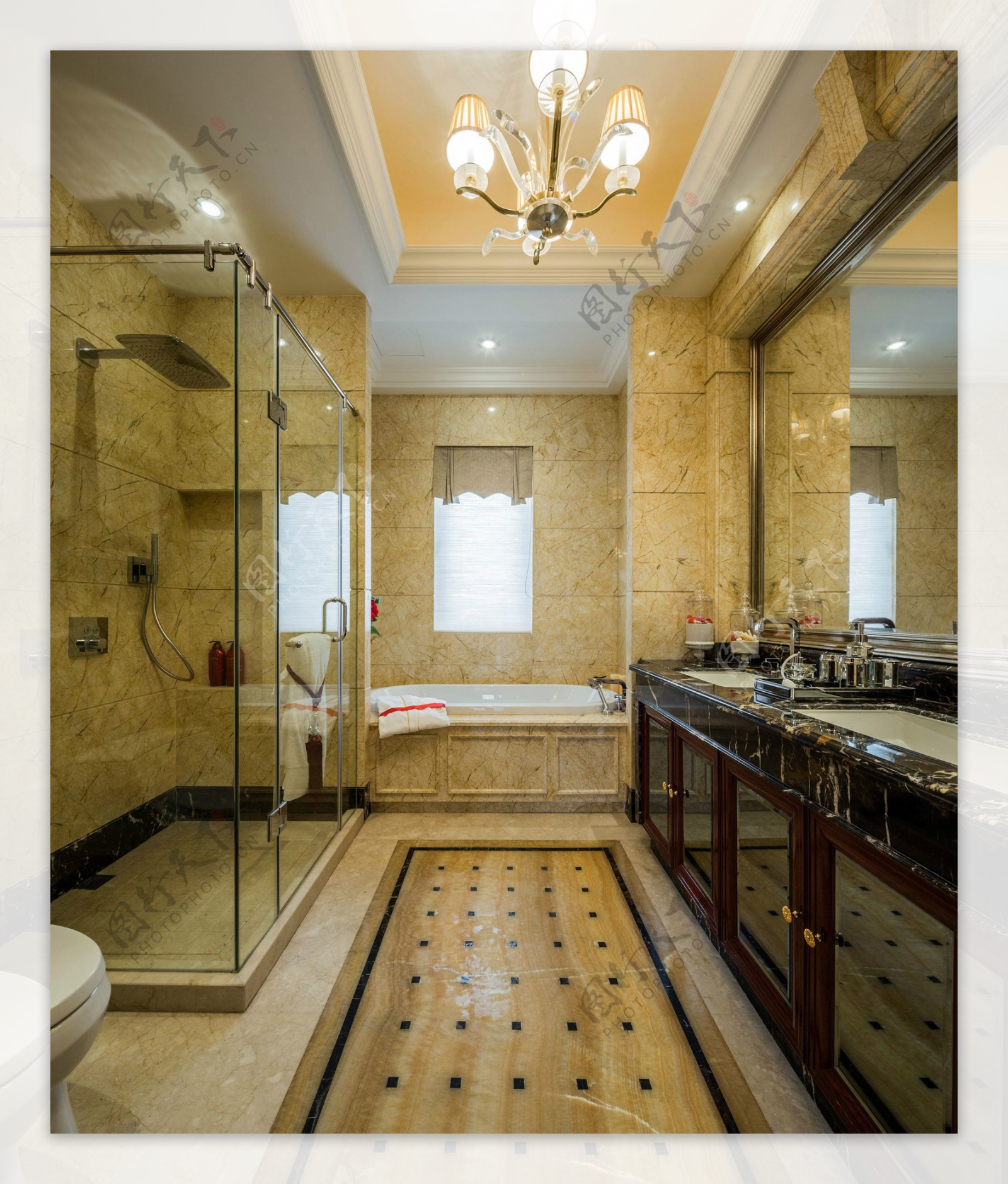 奢华大气欧式瓷砖地面浴室装修效果图