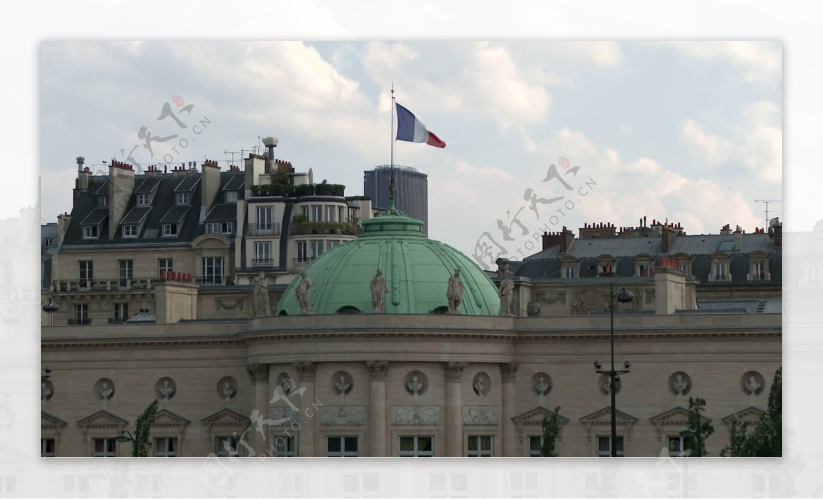 法国国旗在国立博物馆