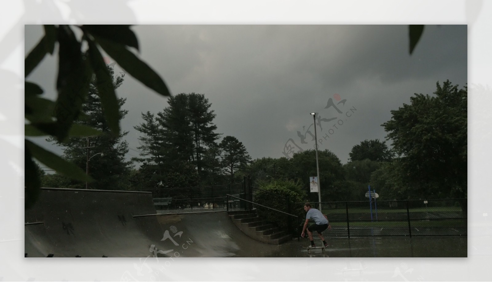 雨中滑板1