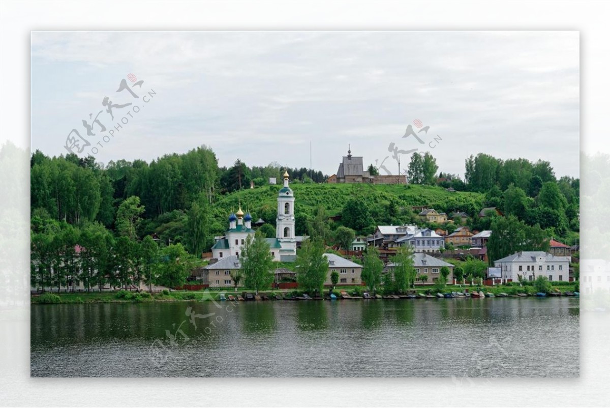 俄罗斯河流房屋教堂码头
