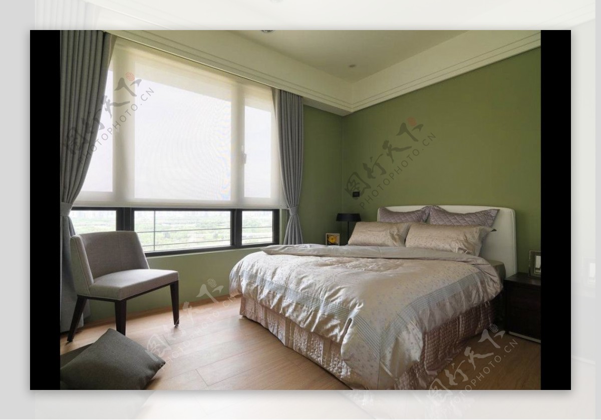 简约卧室床头绿色背景装修效果图