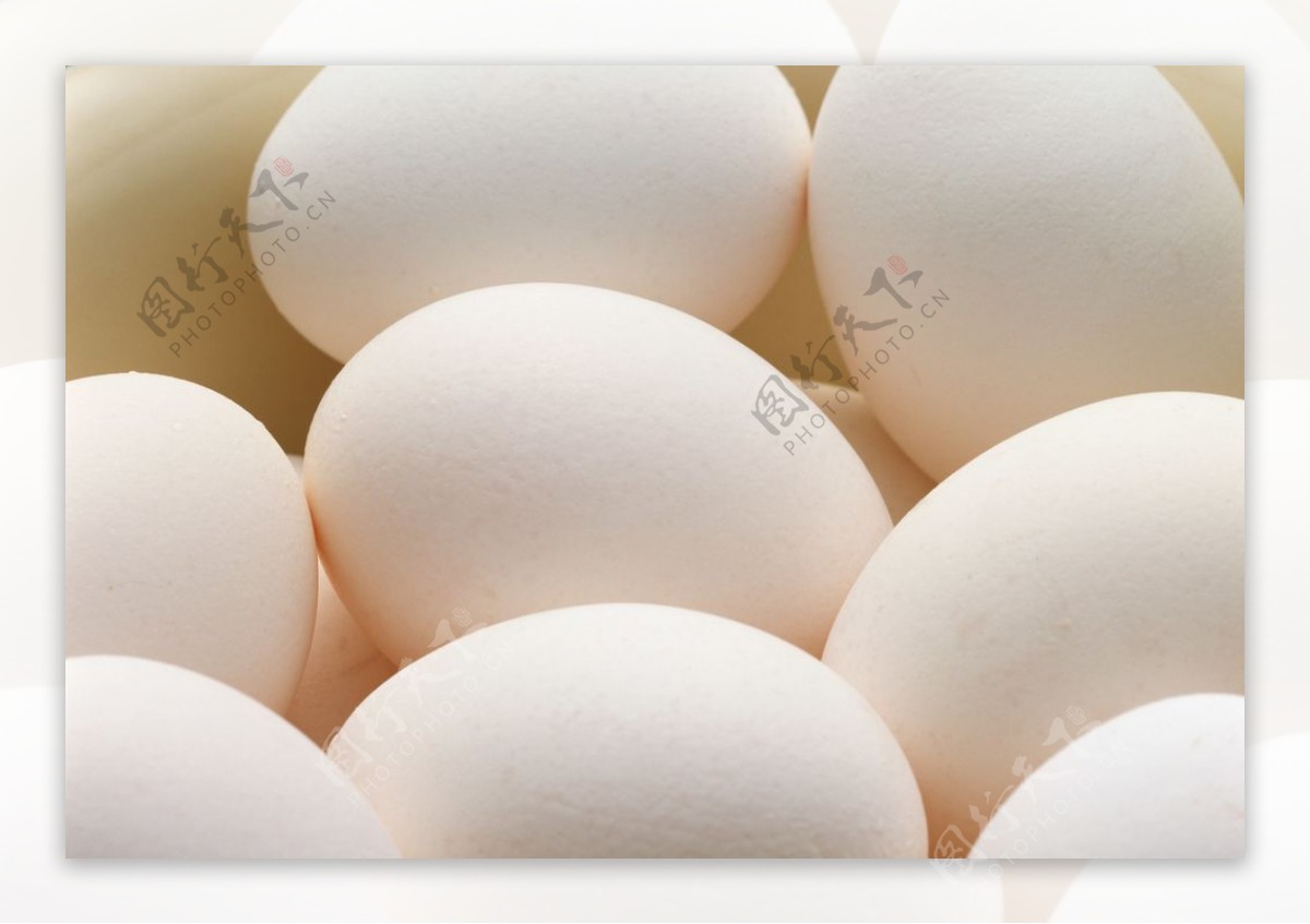 鹌鹑蛋和一碗白鸡蛋 · 免费素材图片