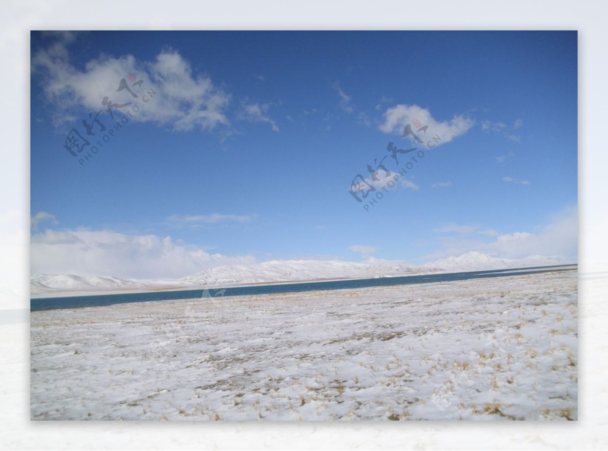 西藏草原湖泊