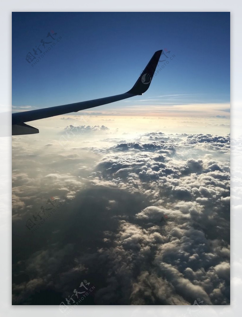 飞机上看云朵