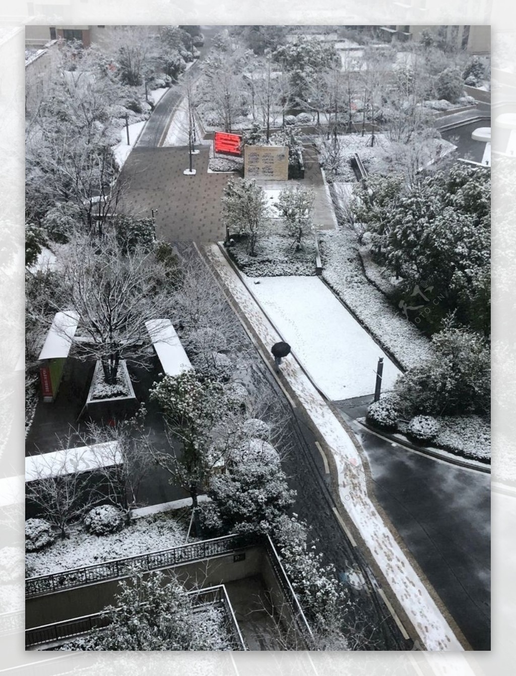 小区雪景