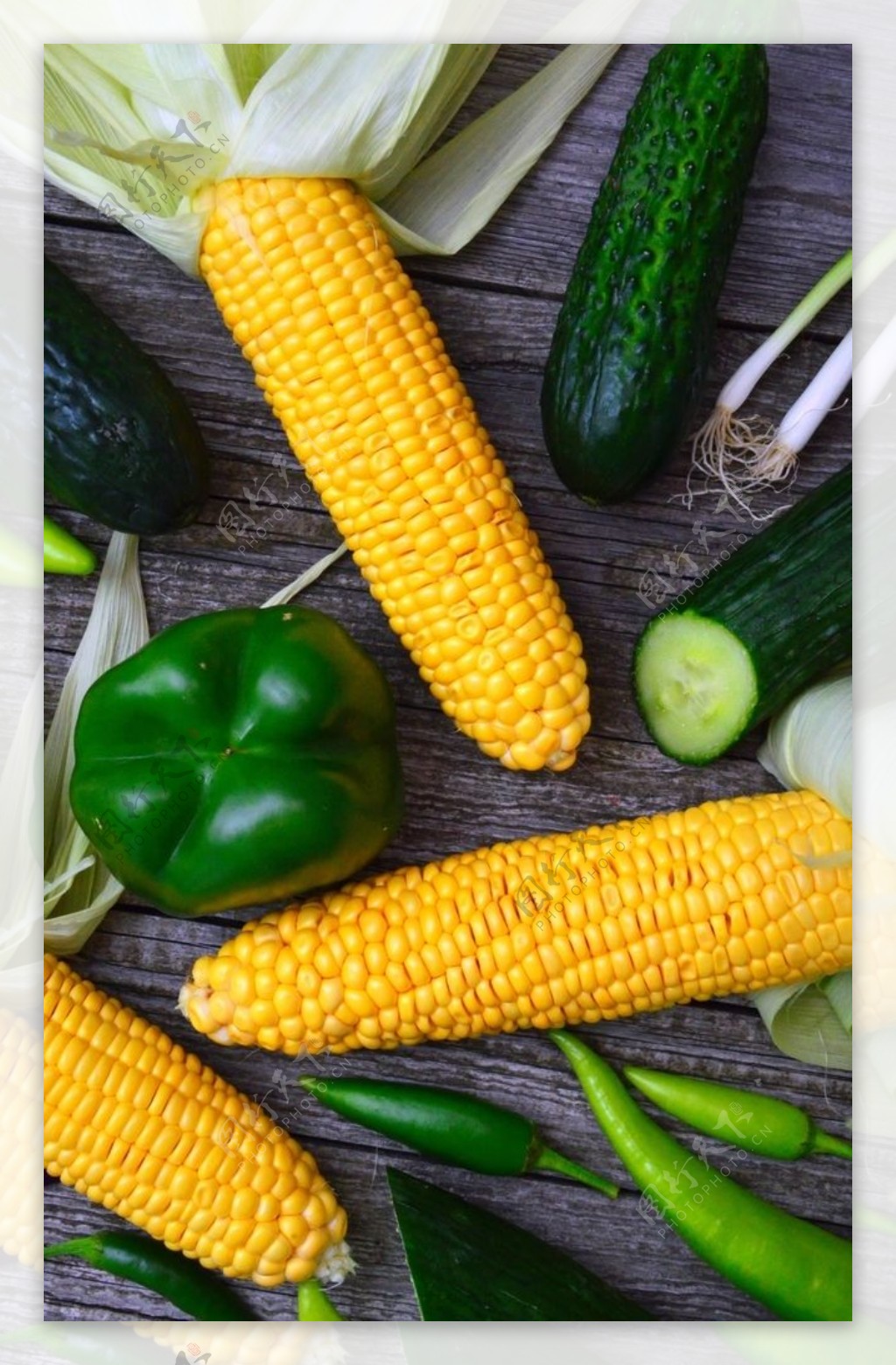 玉米和蔬菜