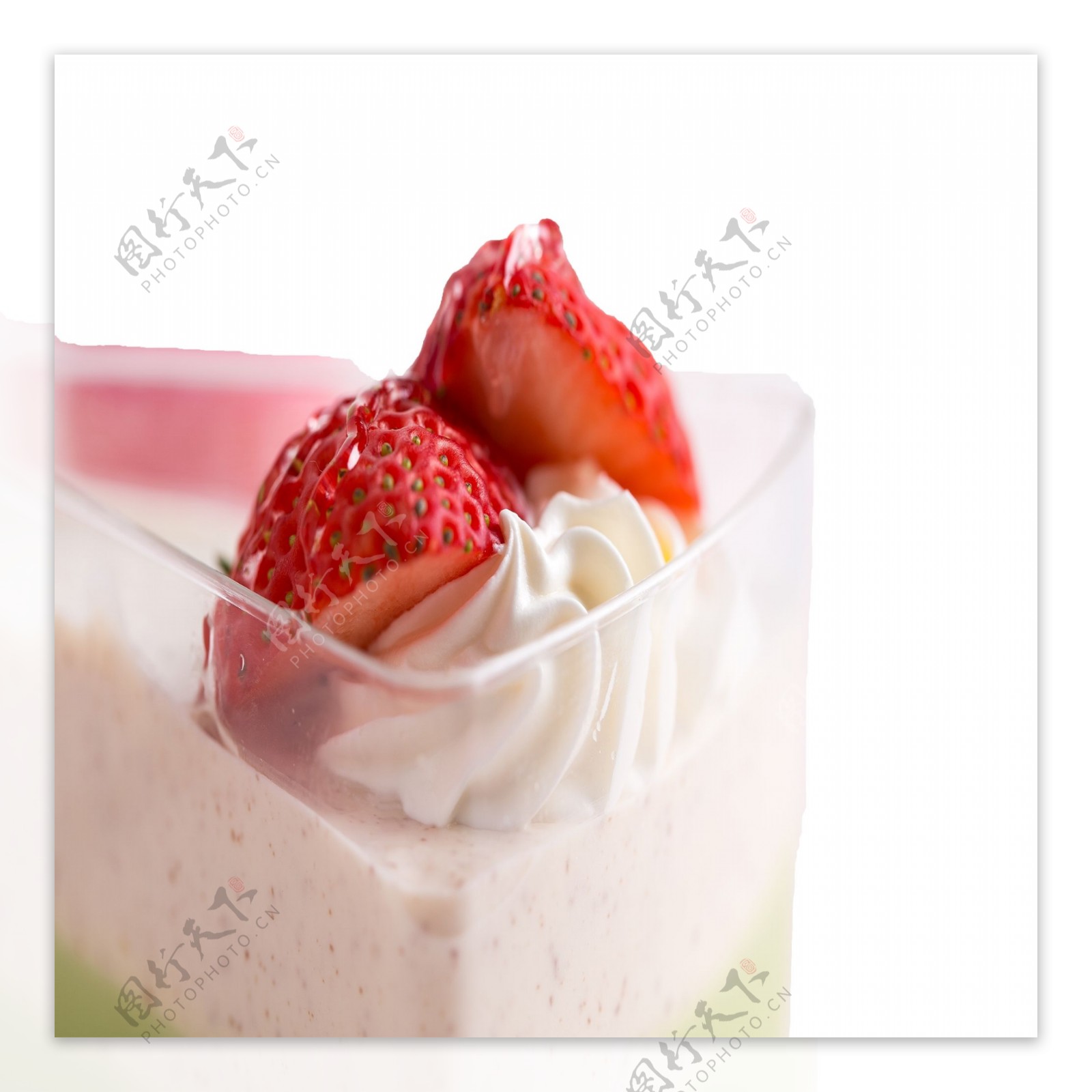 甜美可口的草莓蛋糕