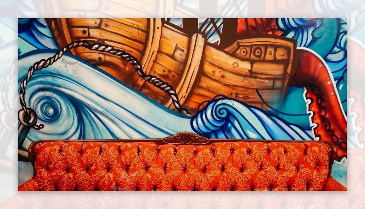 棕色船壁画橙色沙发