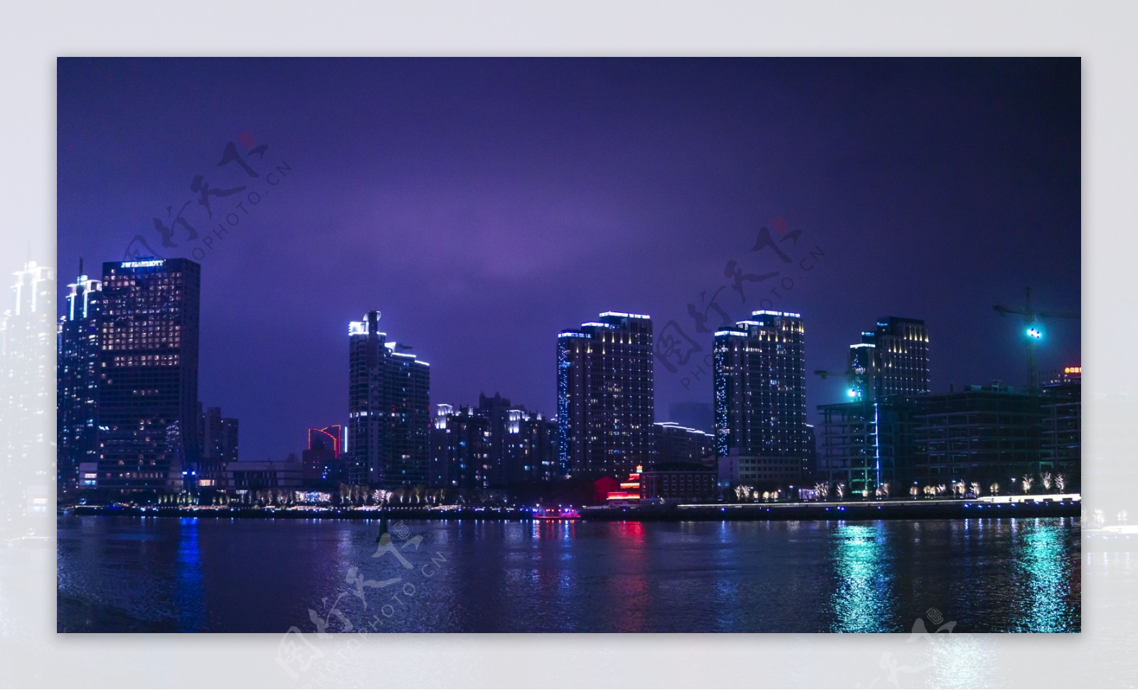 城市海岸线高清夜景图片