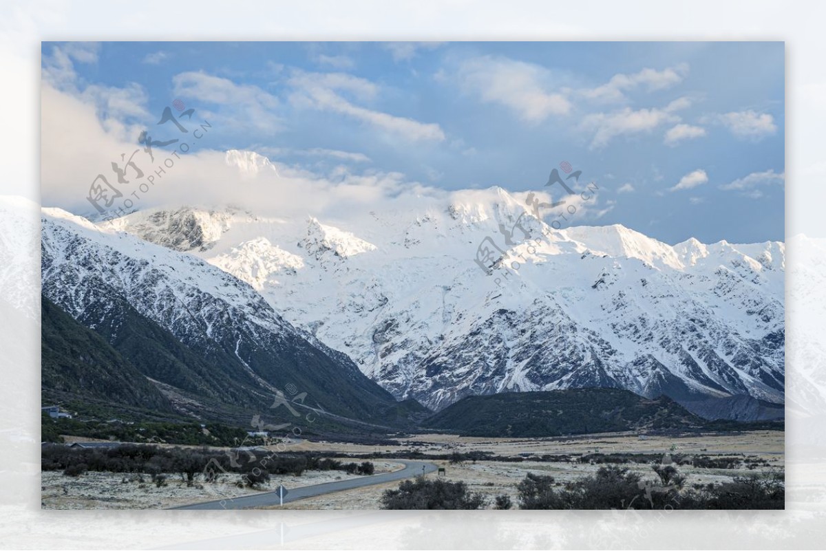 雪山的早晨