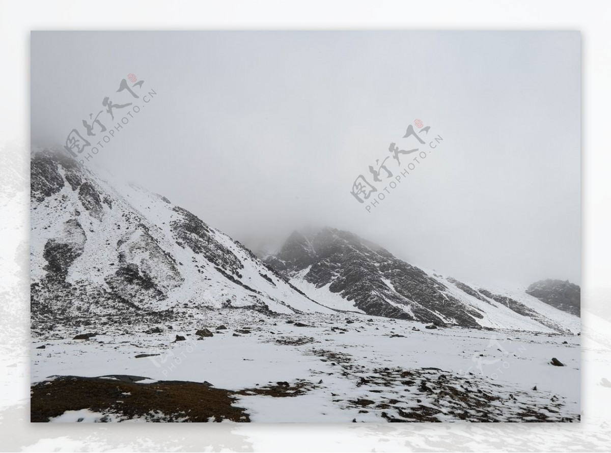 岗什卡雪峰