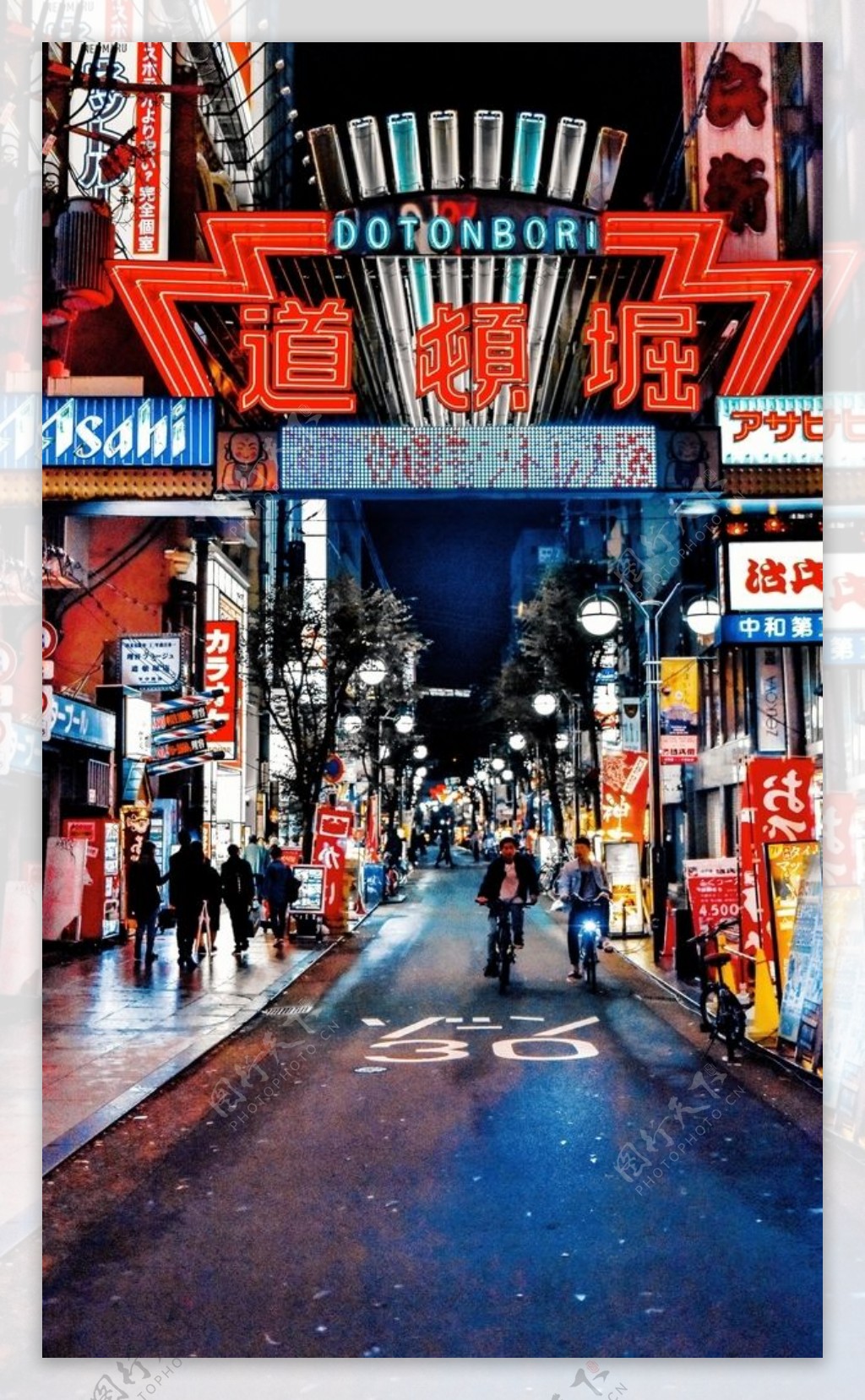 日式街头繁华灯光城市背景素材