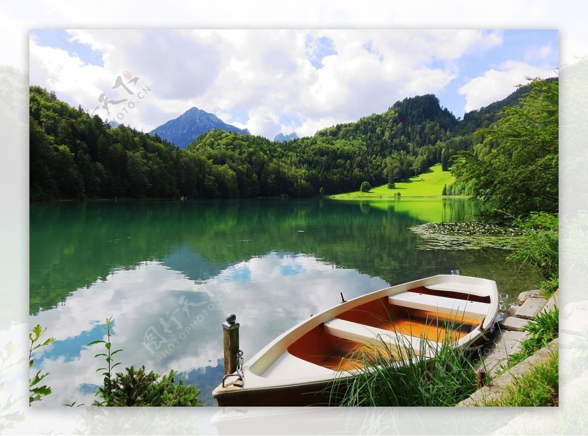 木船山峰湖面自然生态背景素材