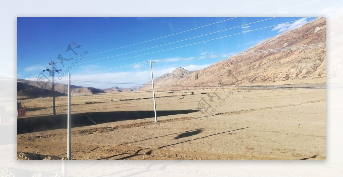 高山荒野电线杆风景图片