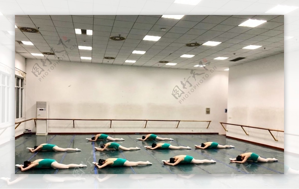芭蕾课堂图片