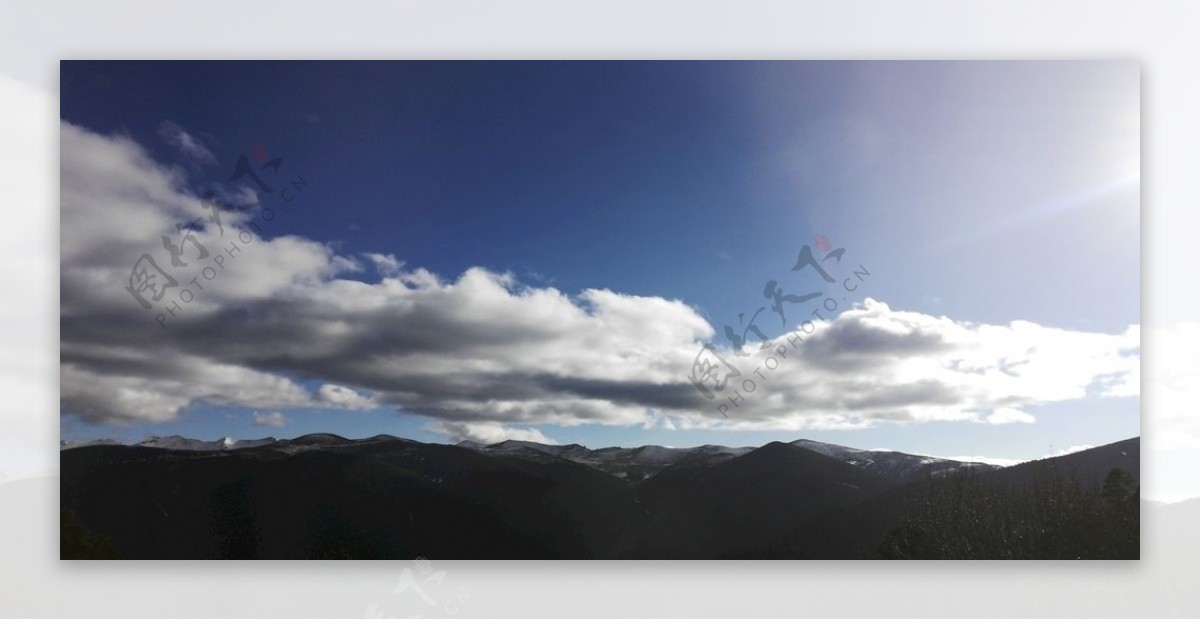 高山云海日出风景图片