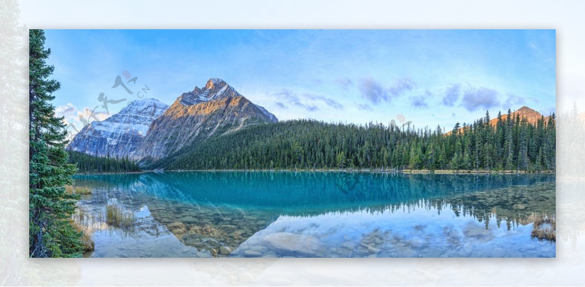 高山湖水风景图片